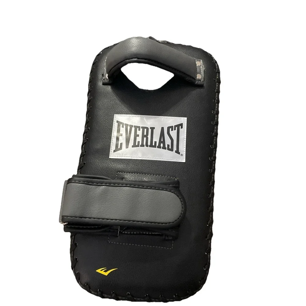 Everlast Professional MMA Muay Thai‎ Martial Art Sports Training Pad, 1 Pad